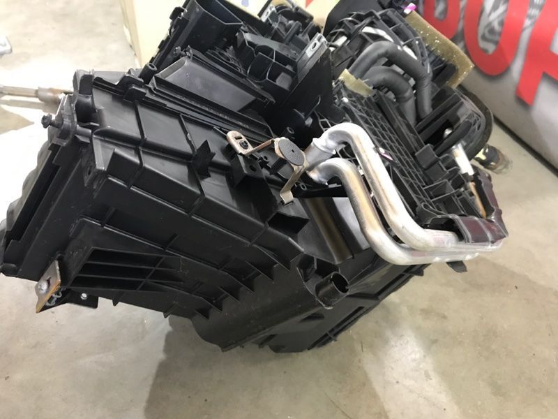 Корпус пічки в зборі BV6N19291A Ford Escape