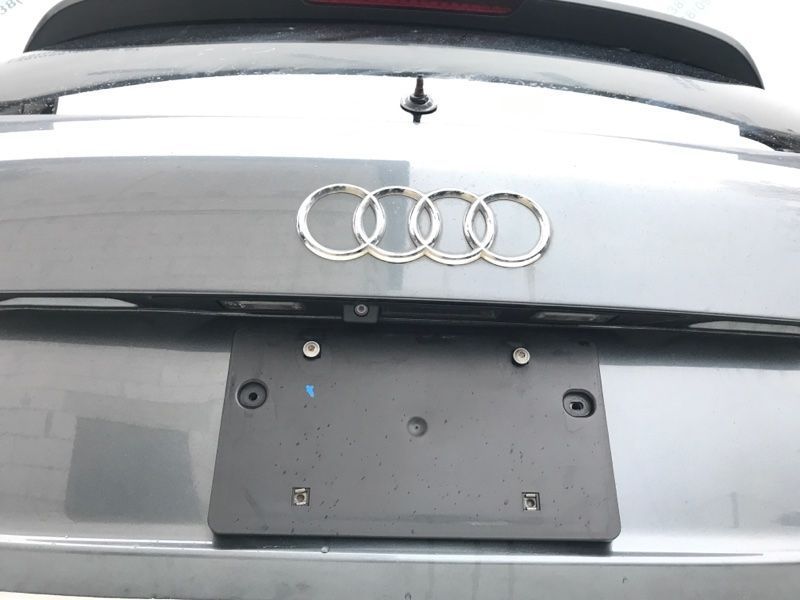 Кришка багажника 4L0827023B Audi Q7