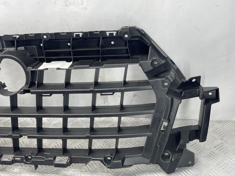 Каркас решетки радиатора 4M0807233C Audi Q7