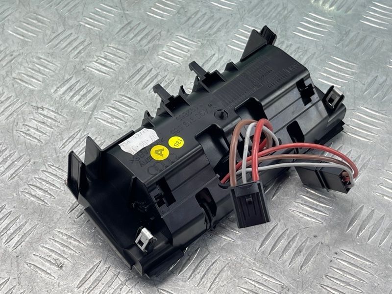 Накладка розетки 4G0919565 Audi A6