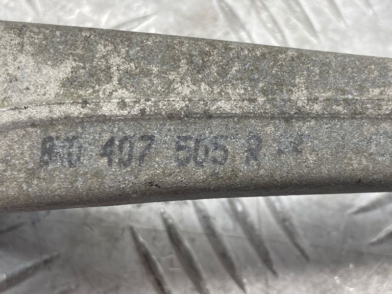 Важіль передньої підвіски верхній 8K0407505R Audi A7