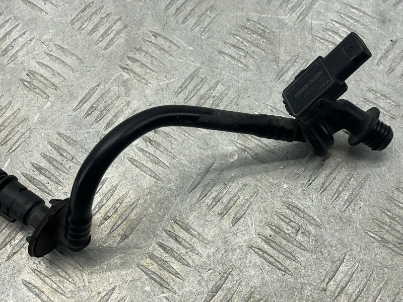 Трубка вакуумная 8W1611931N Audi A4 Allroad