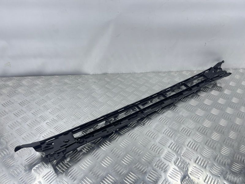 Решітка переднього бампера нижня 4M0807647E9B9 Audi Q7