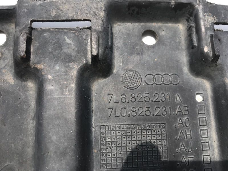 Защита / Облицовка днища 7L8825231A Audi Q7