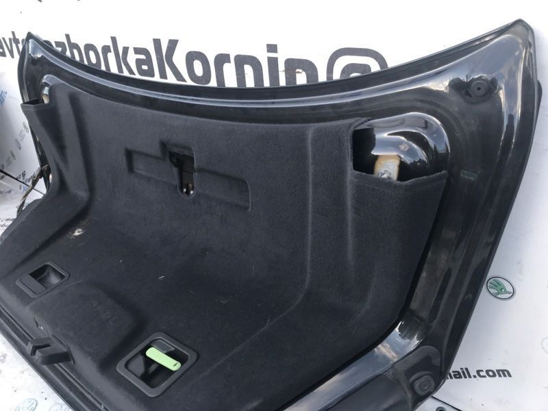 Кришка багажника 4H0827023B Audi A8