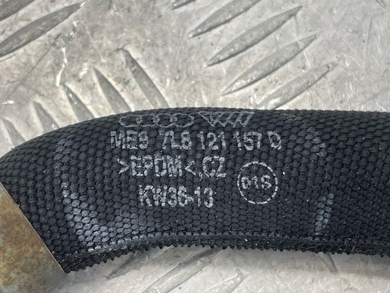 Патрубок 7L8121157D Volkswagen Touareg