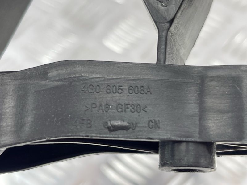 Кріплення фари 4G0805608A Audi A6