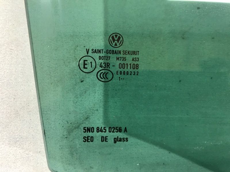 Скло дверей 43R001108 Volkswagen Tiguan