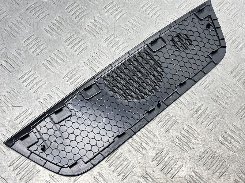 Накладка динамика / Сетка Audi Q7