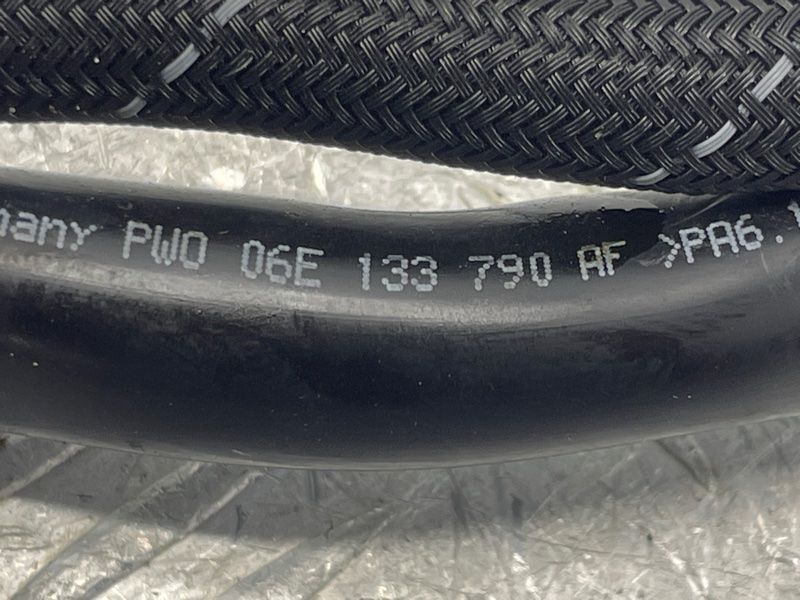 Вакуумний шланг 06E133790AF Audi A6