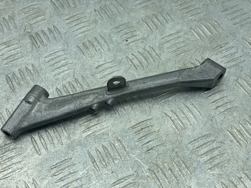 Кронштейн 06L129723B Audi A4