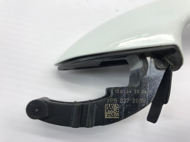 Ручка дверей зовнішня 7P6837205E Volkswagen Touareg