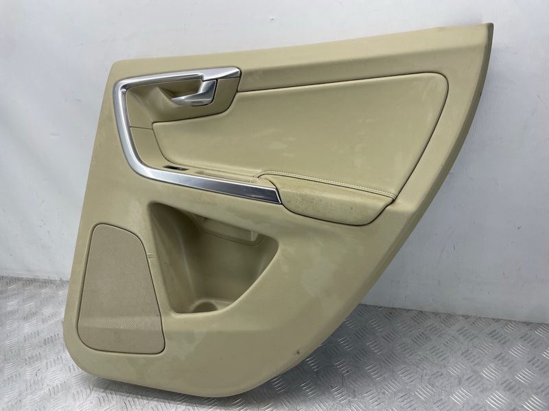 Карта / Обшивка двери 6815501 Volvo XC60