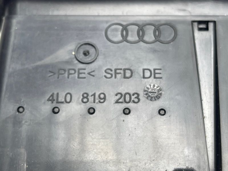 Дефлектор повітропроводу 4L0819203K3Q7 Audi Q7