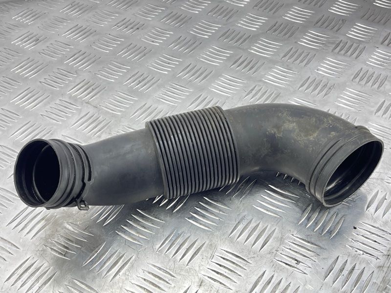 Патрубок воздушного фильтра 7L6129627F Volkswagen Touareg