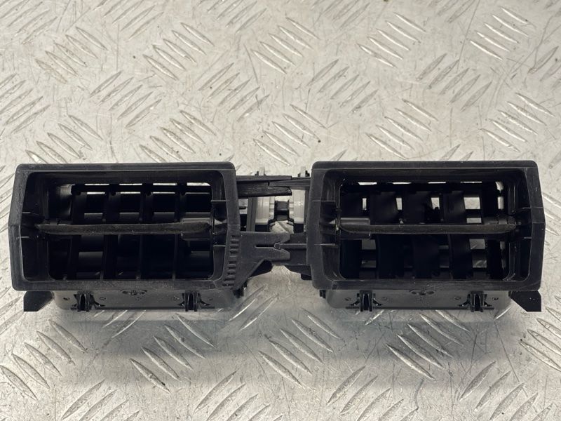 Дефлектор повітропроводу 1006806 Volvo XC60