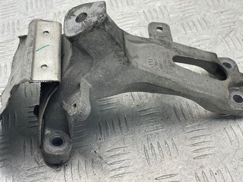 Опора / кронштейн двигуна 4G0199308K Audi Q5