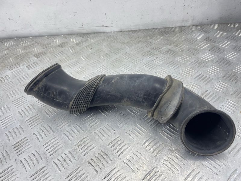 Патрубок повітряний 7L6129752B Volkswagen Touareg