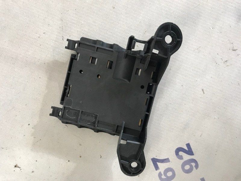 Блок распределительный 4G0937517 Audi A7