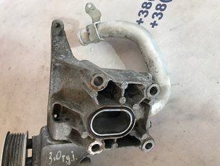 Кронштейн насоса гідропідсилювача керма 059145169B Volkswagen Touareg