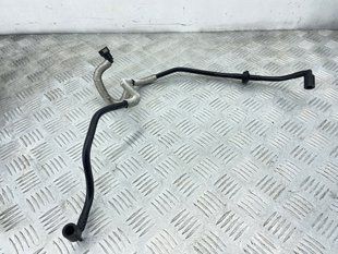 Трубка вакуумна 7P6611931AA Volkswagen Touareg