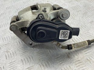 Суппорт тормозной 4G0615404A Audi A7