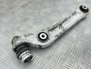 Важіль передньої підвіски несучий нижній 8W0407155A Audi A4 Allroad