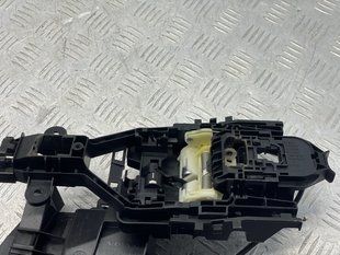 Кронштейн внешней ручки двери пасажира 31378254 Volvo XC90 Volvo S90, Volvo V90, Volvo V90 Cross Country, Volvo XC60, Volvo XC90