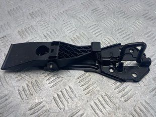 Стопорный крюк капота 4G0823480 Audi A6