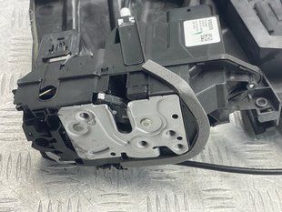 Замок передніх дверей 31440998 Volvo XC90