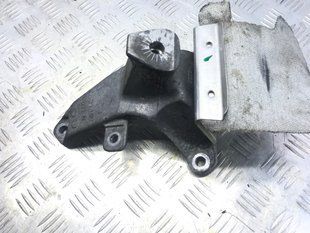 Опора двигуна права 4G0199308N Audi A6 Audi A4, Audi A5, Audi A6, Audi A7, Audi A8, Audi Q5, Audi S4, Audi S5, Audi SQ5