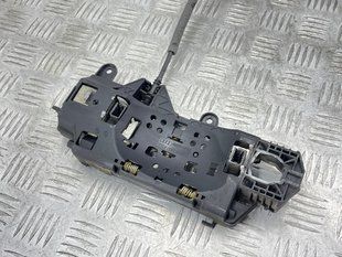 Кронштейн ручки 8W0837812A Audi A4 Allroad