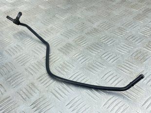 Трубка вакуумная 4L0122447D Audi Q7