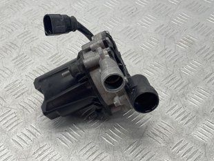 Помпа водяная 04E131333B Volkswagen Jetta