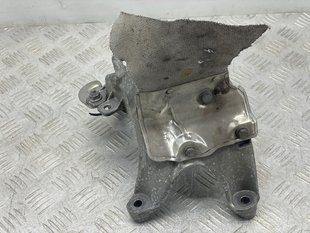 Опора / кронштейн двигуна 4M0199308AA Audi A4