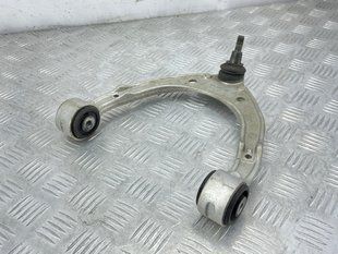 Рычаг передней подвески поперечный верхний 7P0407021 Volkswagen Touareg