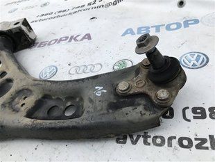 Важіль передньої підвіски поперечний нижній 5N0407151 Volkswagen CC