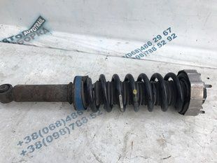 Стійка амортизатора 7L8513029K Audi Q7