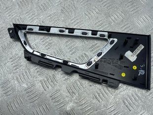 Декоративна вставка дверей 4M0867470D1LQ Audi Q7