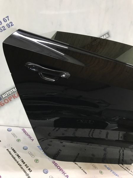 Двері 4G8833052A Audi A7