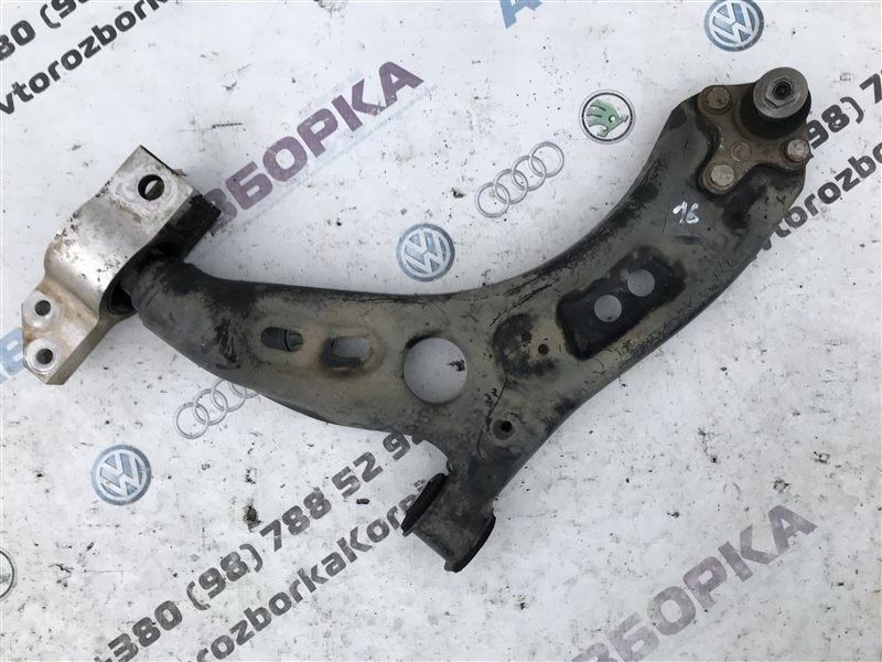 Важіль передньої підвіски поперечний нижній 5N0407151 Volkswagen CC