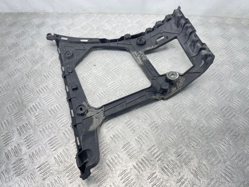 Направляюча заднього бампера 4M0807453A Audi Q7