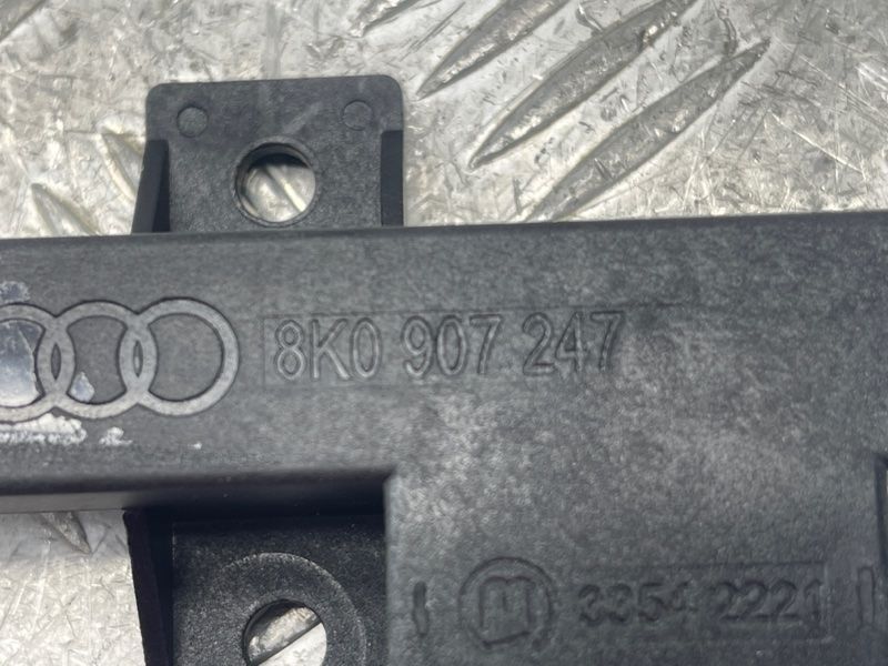 Антена безключового доступу (KESSY) 8K0907247 Audi A6 Audi A4, Audi A4 Allroad, Audi A5, Audi A6, Audi A7, Audi A8, Audi Q5, Audi RS5, Audi RS7, Audi S4, Audi S5, Audi S6, Audi S7, Audi S8, Audi SQ5