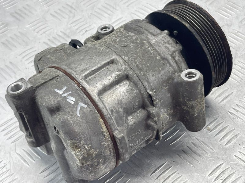 Компресор кондиціонера 7P0820803E Audi Touareg Audi Q7