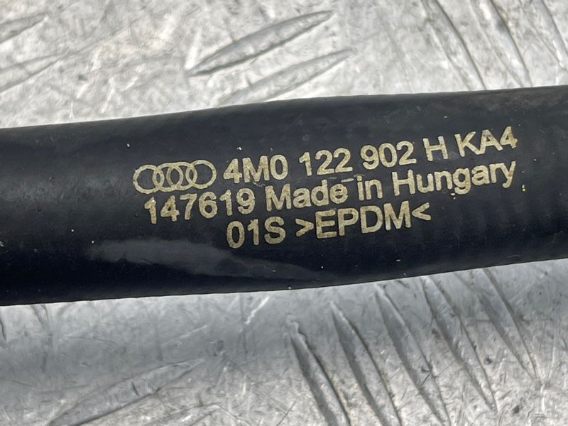 Шланг системи охолодження 4M0122902H Audi Q7
