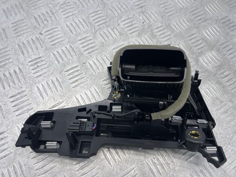Дефлектор 4M1820901AK Audi Q7
