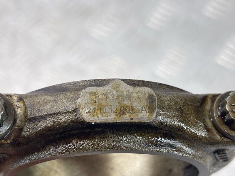 Поршень з шатуном 06E107065DM Audi S4