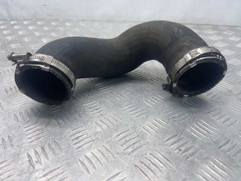 Патрубок 7L6145972E Volkswagen Touareg