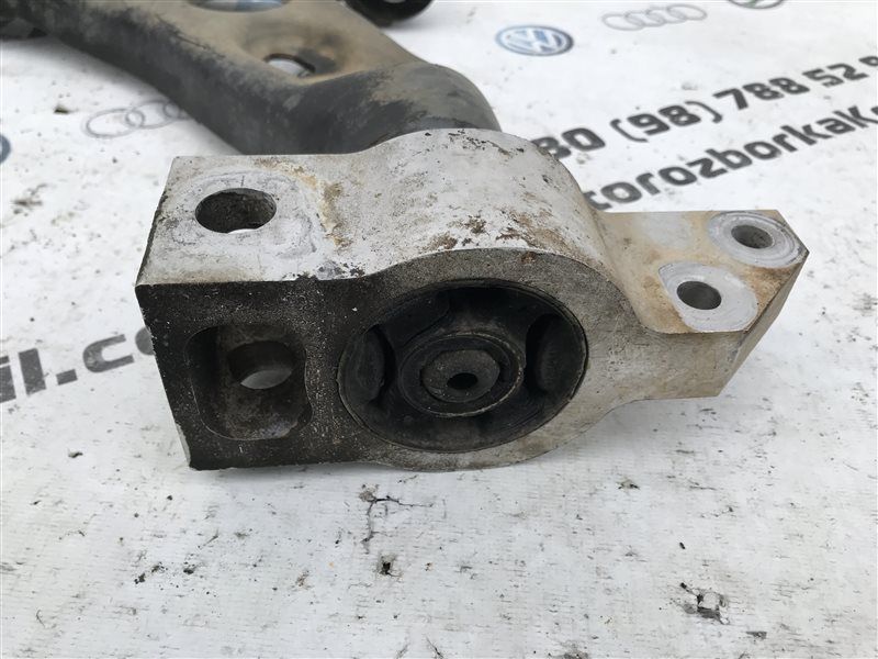Важіль передньої підвіски поперечний нижній 5N0407151 Volkswagen CC