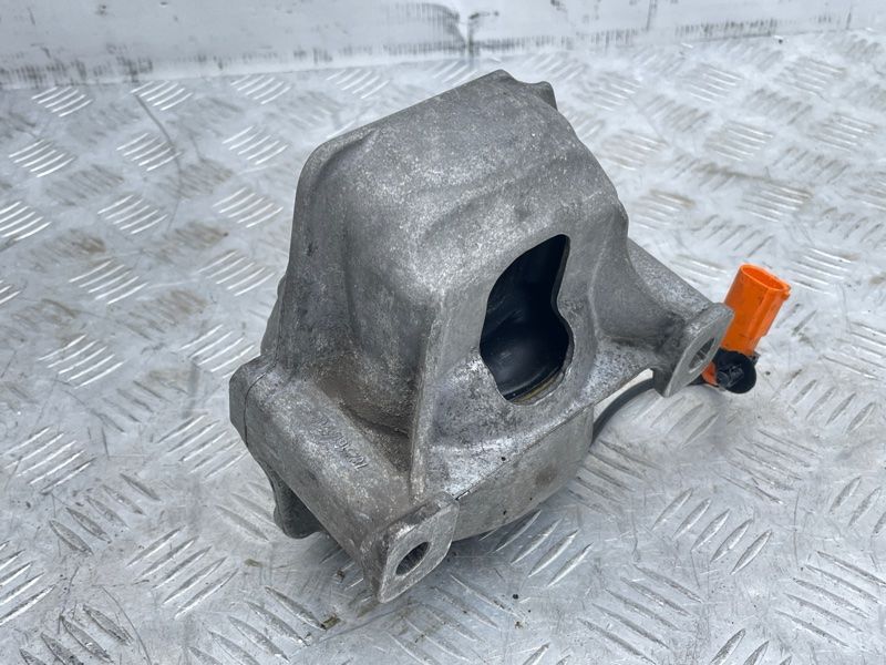 Опора / Подушка двигателя 8R0199381AA Audi Q5